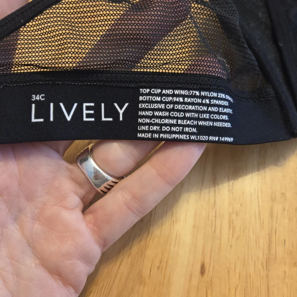 Lively Black Bra wireless padded 34C